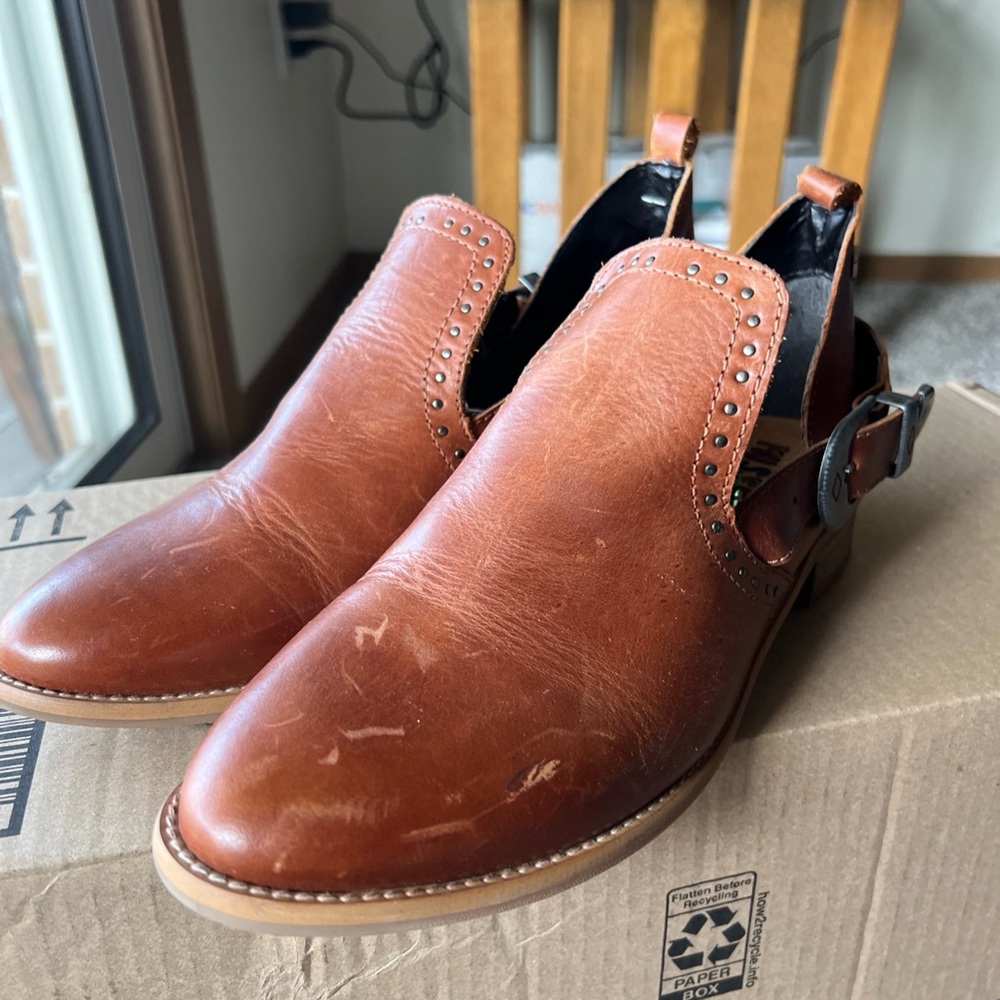 Women's Brown Leather Cutout Buckle Slip-On Shoes